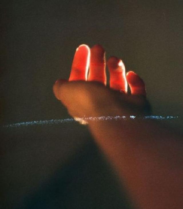 心情语录：梦已逝，心已碎，留下的只是在为离开做准备