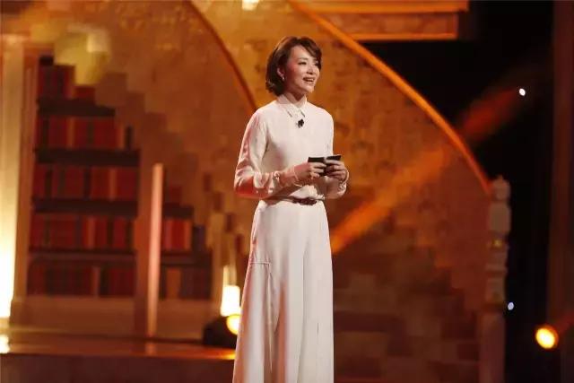 董卿:人这辈子不是活了多少日子,而是记住了多少日子 董卿:人这辈子不是活了多少日子,而是记住了多少日子