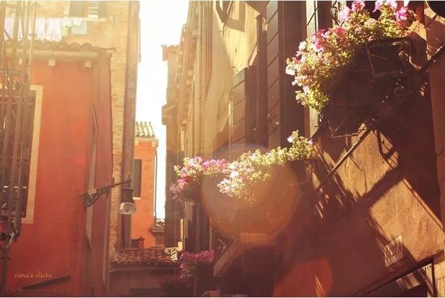 我们站着不说话，就十分美好