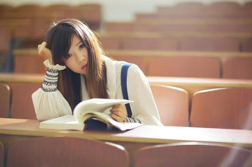 人活着，一累，二苦，三无奈