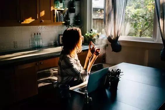 活着活着，我们什么都慢慢明白了