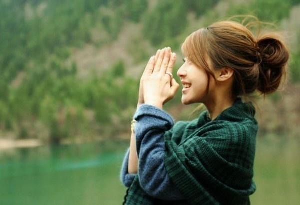 有些事不能回首,有些人只能永远埋藏 有些事不能回首,有些人只能永远埋藏