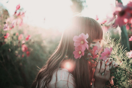 有些事不能回首,有些人只能永远埋藏 有些事不能回首,有些人只能永远埋藏