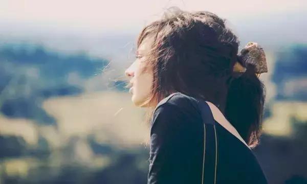 恩人别忘掉，小人别计较