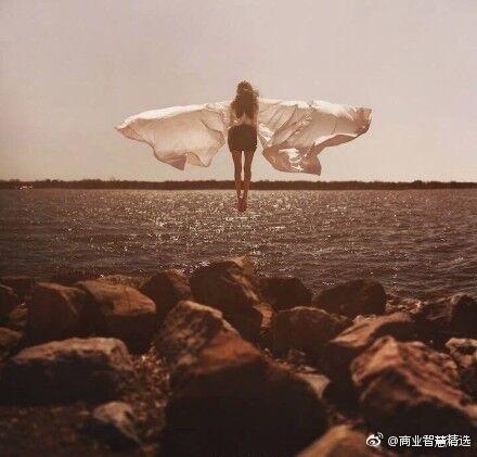 适合作为个性签名的语录：永远也不要高估你在别人心中的地位