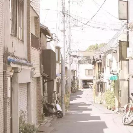 他到底哪里好,值得你红了眼还要笑着原谅 他到底哪里好,值得你红了眼还要笑着原谅