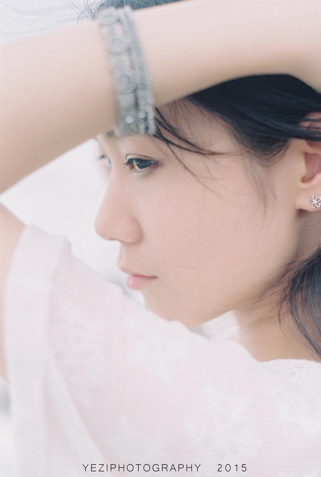 有旳伤，注定要埋在心里；有的人，注定要留在回忆里