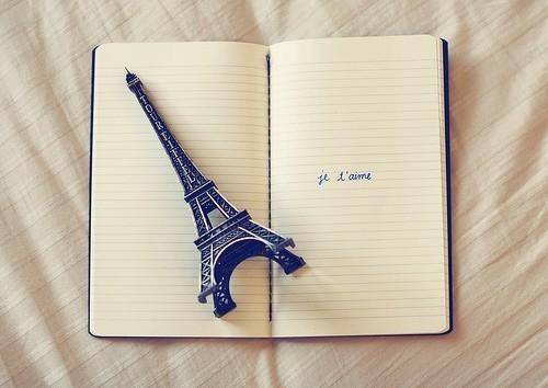 生命中，有一个人可以惦念，是缘分；有一个人惦念自己，是幸福