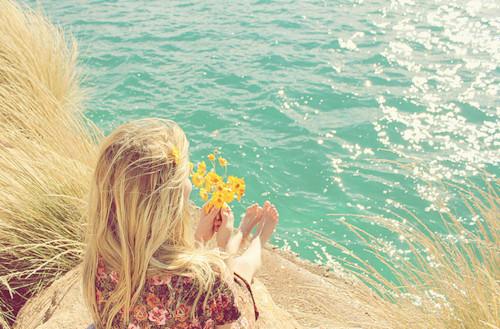 情感语录：不介意孤独，比爱你舒服