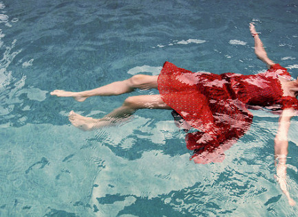 与其风雨中逃避,不如雷电中舞蹈 与其风雨中逃避,不如雷电中舞蹈