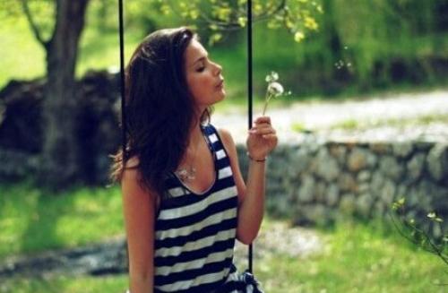 情感语录：不介意孤独，比爱你舒服