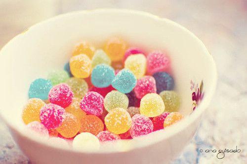 生活，因为无能为力，所以顺其自然；因为心无所恃，所以随遇而安