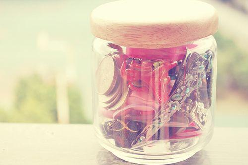 一个人时，善待自己；两个人时，善待对方