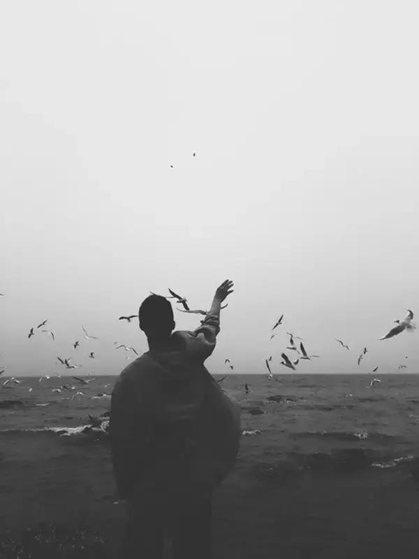 别用无谓的烦恼作践自己，伤害岁月