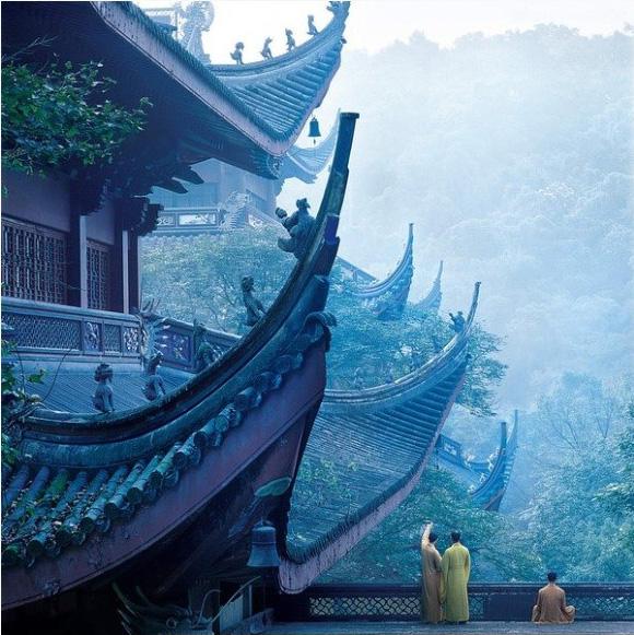 我在这人世流浪，梦一场痴心妄想