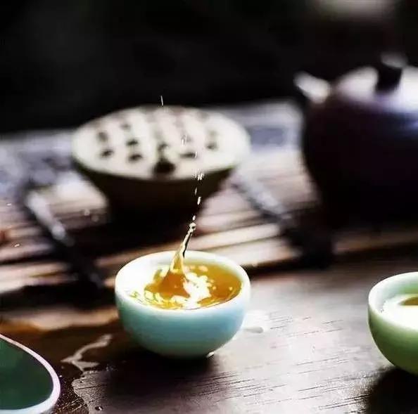 人生一杯茶,何必太清醒 人生一杯茶,何必太清醒