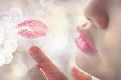 习惯了忍耐和等待，有一天明白，原来果断更重要