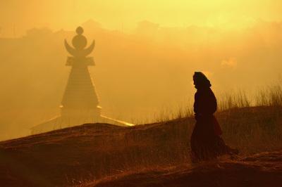 人生，注定是一场修行；我们，一路朝圣而去