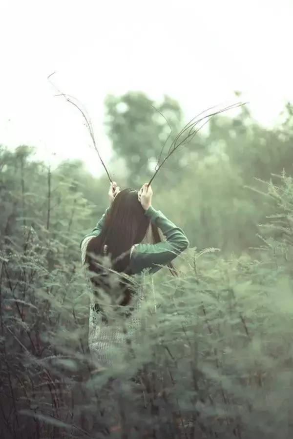 别用无谓的烦恼作践自己，伤害岁月