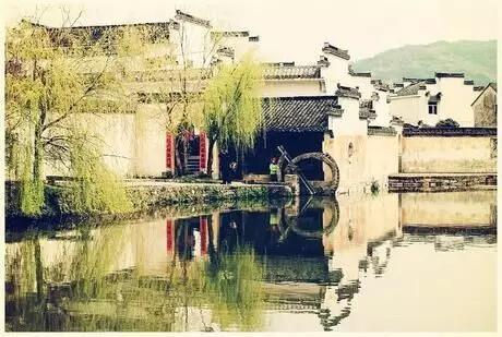 做人，我直来直去；交往，我真心真意