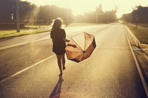 心存希望，幸福就会降临你；心存梦想，机遇就会笼罩你