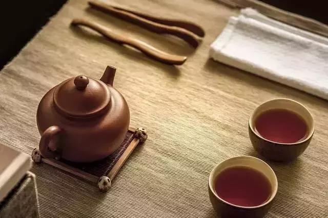 品一盏茶，洗去沧桑