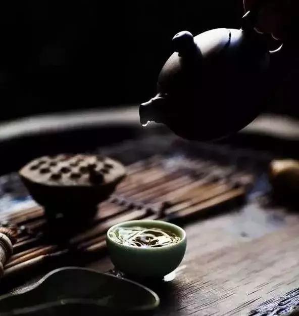 人生一杯茶,何必太清醒 人生一杯茶,何必太清醒