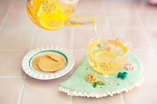 一个人时，善待自己；两个人时，善待对方