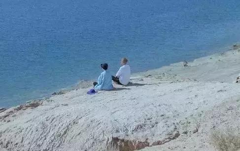 世上不能直视的两样东西：太阳和人心