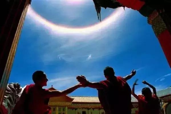 仓央嘉措：此生来世，愿你一切安好