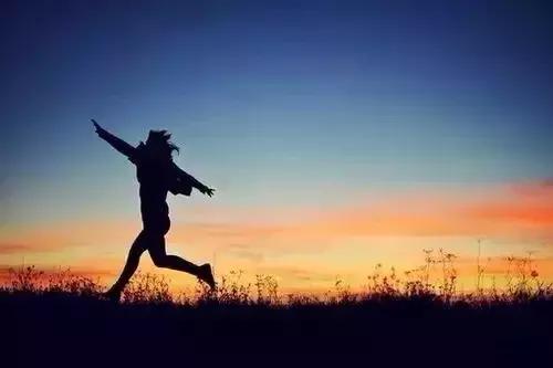 人到中年， 往前看没支撑，往后看有追兵