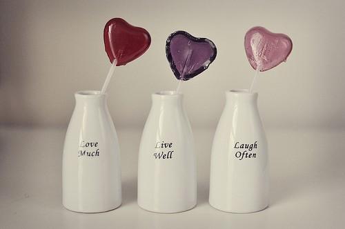 生命中，有一个人可以惦念，是缘分；有一个人惦念自己，是幸福