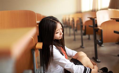 一句话心累伤感的情感语录配图