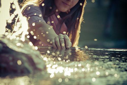 一句话心累伤感的情感语录配图