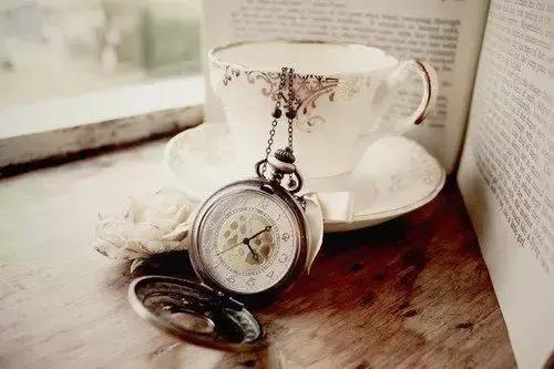 陪你走完了这段路，我也变成你路过的路