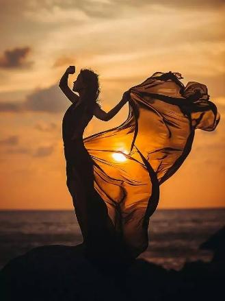 精辟语录：愿你活在当下，不负今朝