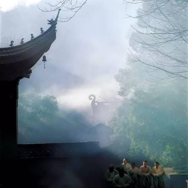 我在这人世流浪，梦一场痴心妄想