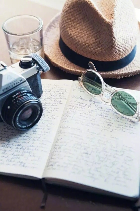 世界让我遍体鳞伤,但伤口长出的却是翅膀 世界让我遍体鳞伤,但伤口长出的却是翅膀