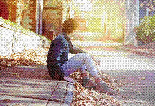 执手相思笔，抚慰心痕泪