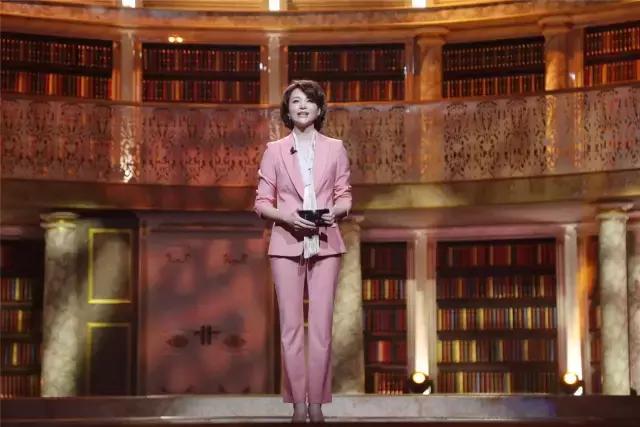 董卿:人这辈子不是活了多少日子,而是记住了多少日子 董卿:人这辈子不是活了多少日子,而是记住了多少日子