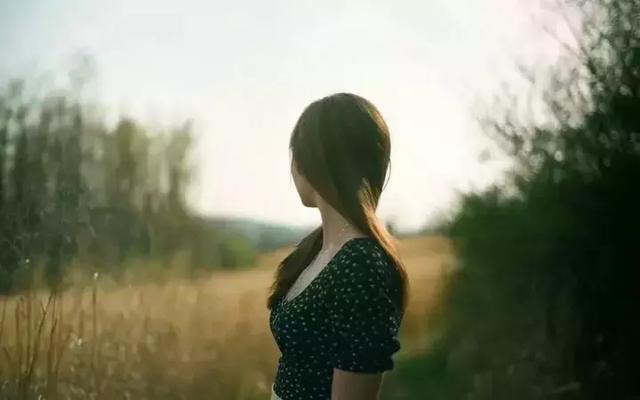 世人多喧哗，我情愿孤独