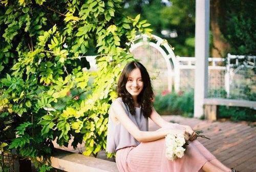 人生感悟：开心地活着，如花自然开，自然落，不必难过