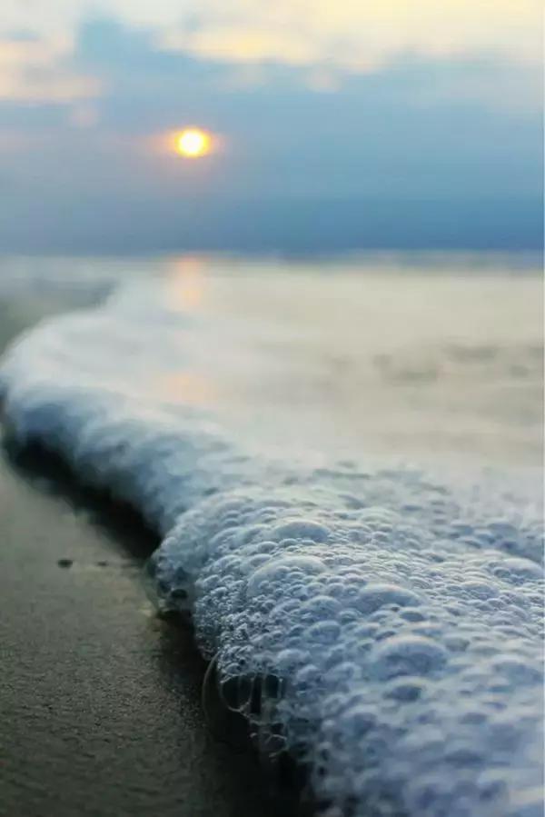 别用无谓的烦恼作践自己，伤害岁月