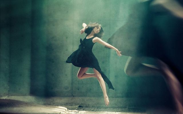 张牙舞爪的人，往往是脆弱的