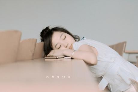 女生伤感心累的爱情图片语录