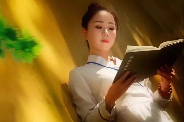 摒弃忧伤，让快乐前行