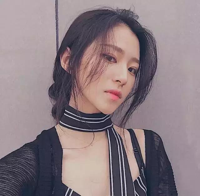 我一身骨气 遇到你 像不战而败的公鸡