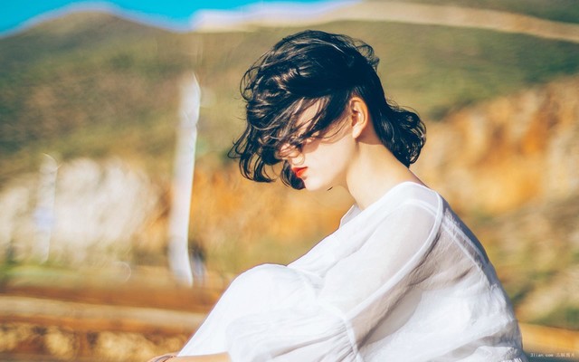 世界本就邋遢，懂得在沉默的时光修炼自己