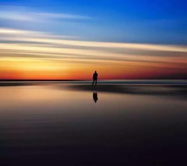 人到中年， 往前看没支撑，往后看有追兵