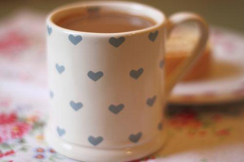 生活，因为无能为力，所以顺其自然；因为心无所恃，所以随遇而安